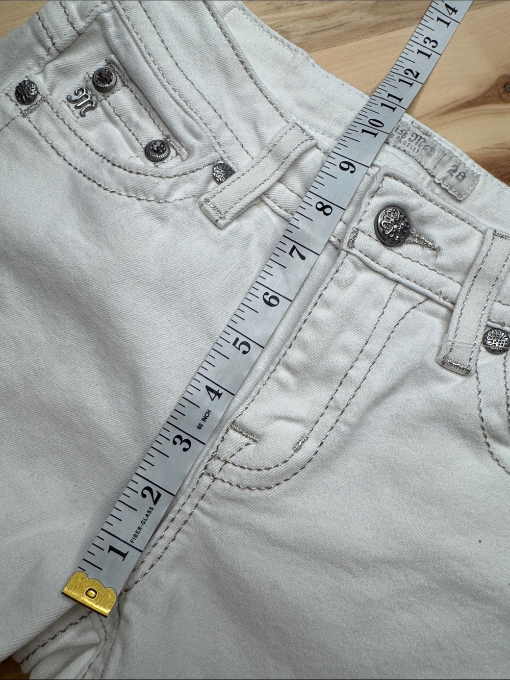 Miss Me Women's Mid-Rise Embellished White Wings Pocket Cuffed Shorts 28 - Picture 6 of 7